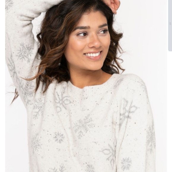 โ๏ธ Snowflake confetti pullover sweater! - Picture 3 of 7